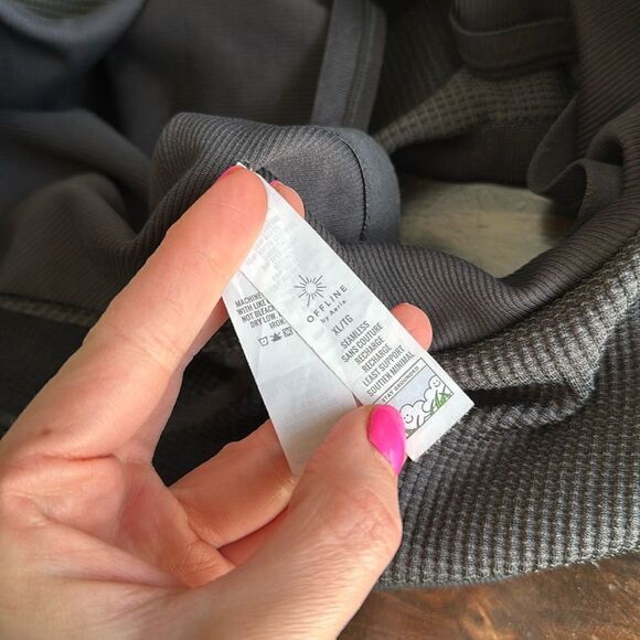 Offline By Aerie True Black Seamless Waffle Knit High Neck Sports Bra - Picture 10 of 11